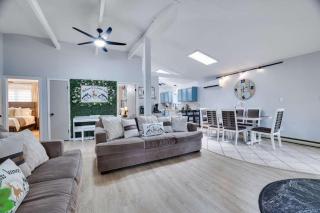 The Playhouse Retreat Large Game Room Fire Pit - 3