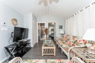 Refreshing Resort Getaway with Patio near the Bay - 1