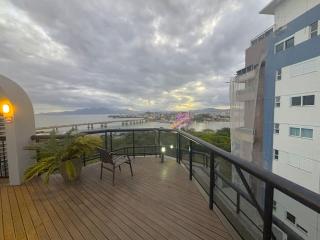 Acomodações completas em prédio com piscina e academia no Centro de Florianópolis - LINs - 9