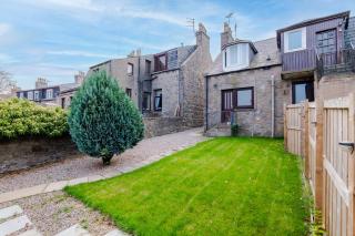 3 Bedroom Stylish Ground Floor Flat - 7