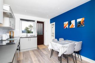 3 Bedroom Stylish Ground Floor Flat - 1