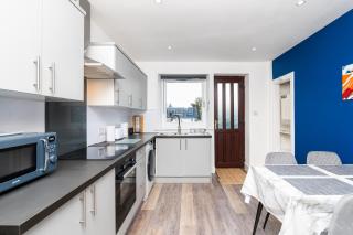 3 Bedroom Stylish Ground Floor Flat - 4