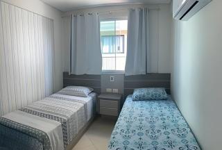 Lindo Apto de 3 dormitórios na Praia de Bombas. - 9