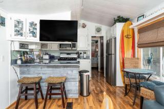 Charming 1BR Waterfront Retreat with Private Patio - 8