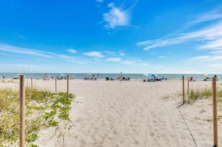 Direct Oceanfront Condo Beautifully Remodeled - 9
