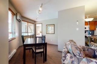 Town Plaza, Unit 256 - 5