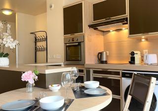 Appartement 60m2 - 6 pers max - dernier étage - Parking gratuit - Paris Montrouge - Métro 4min - spacieux, calme et ensoleillé - Free Wifi - 7