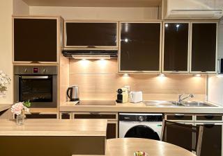 Appartement 60m2 - 6 pers max - dernier étage - Parking gratuit - Paris Montrouge - Métro 4min - spacieux, calme et ensoleillé - Free Wifi - 4