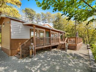 LakeView Private Beach Firepit Pool access - 9