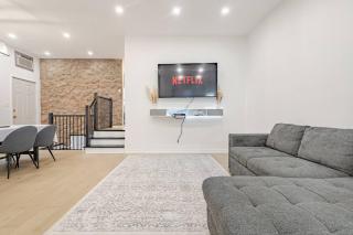 Top Rated Vacation place Montreal - 0