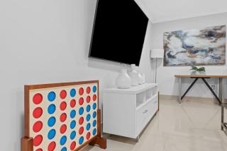 6 BR Villa Steps to Ocean Pool Sauna & Jacuzzi - 2