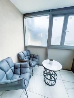 Luxury Modern 3BR Apartment Near Airport Fast Wi-Fi PS4 Workstation - 6