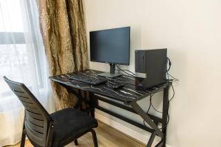 Airport, Beautiful comfy 3b with PS4, board games, Workstation - 4