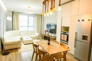 Airport, Beautiful comfy 3b with PS4, board games, Workstation - 2