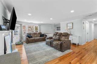 Family Retreat hot tub Firepit Beach nearby - 4