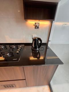 Lujoso y nuevo apartamento de 2 habitaciones y 2 baños en el piso 16 excelente vista y soleado - 3