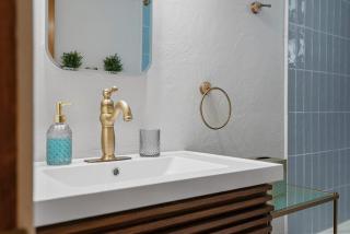 Modern Bellevue Retreat Near Stadiums & Downtown - 1