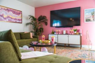 Pink Palms - Bachelorette Dream Pool Spa BBQ - 8