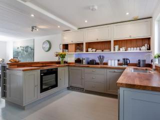 3 Bed in South Cerney HIC06 - 5