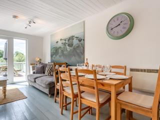 3 Bed in South Cerney HIC06 - 2