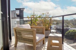 Stylish 2BDR Nundah Stay with Golden Sunsets - 5