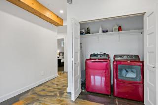 Laurentides Scandinavian Chalet with Jacuzzi and Lake - 5