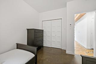 Laurentides Scandinavian Chalet with Jacuzzi and Lake - 3