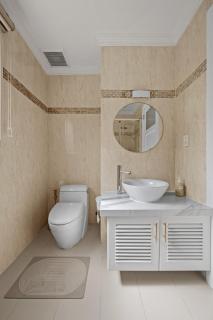 Romantic Beach Escape - Stunning 1 Bedroom Suite with Pool & Garden View - 4