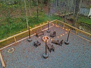 Pocono Lake Escape, includes Golf Cart, Hot Tub - 4