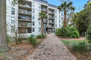 Chic Beachside Escape at Xanadu Villas - 8