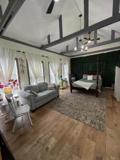 Courtyard by Ravens Keep - 5