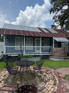 Courtyard by Ravens Keep - 4