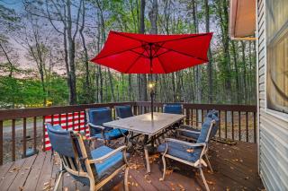 Pocono Lake Escape, includes Golf Cart, Firepit - 5