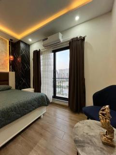 Modern 1-Bed Apartment in Eleven Heights 3 - 0