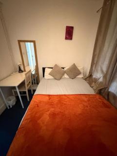 4 Bedroom Private Suite - 9