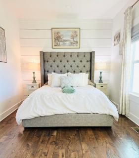 Elegant 3BR 2BA Retreat Near Ball Ground & Venues - 6