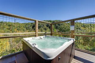 Game Room, Hot Tub, Pool and Views Gatlinburg Cabin - 0