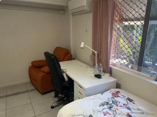 UQ big room 2 bed for 2 people Q1 - 6
