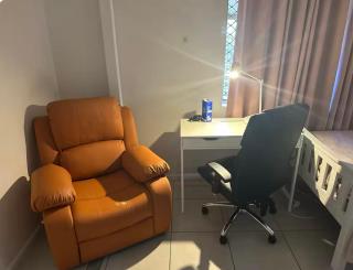 UQ big room 2 bed for 2 people Q1 - 2