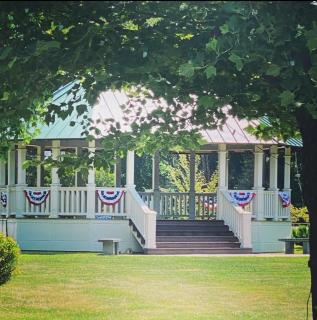 Smith's Colonial Motel - 3