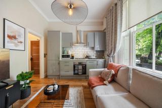 Cambridge Garden Apartments by Argyl - 9