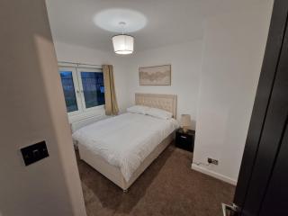 Edinburgh West Luxury 5 Bedroom Home - 2