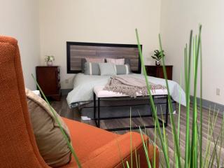 Perfect 6BR Stay Near Falls & Attractions - Niagara Falls - 7