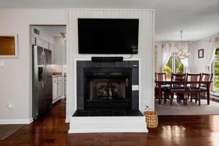 Golf Course Views - 3 King Suites - Fireplace - EV - 1