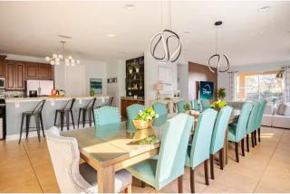 Epic 8Br 8Ba 4k sq ft Villa with Movie Theater Private Pool Spa Sauna Hot Tub Firepit Gaming Room and Arcade - 10mins from Disney Orlando FL - 4