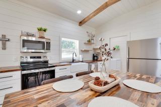 6 Mi to Magnolia Springs SP! Modern Cottage Living - 9