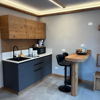 Harmonia Suite & Apartments - 9