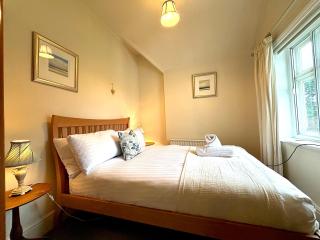 Spacious 4-Bed Home - Oswestry - Families & Groups - 2