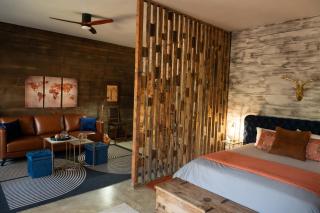 Sequoia Mountainside Retreat Seen on HGTV - 0