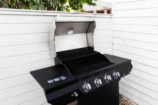 Spacious Luxury Villas in the heart of LA! Free parking and Jacuzzi - 9